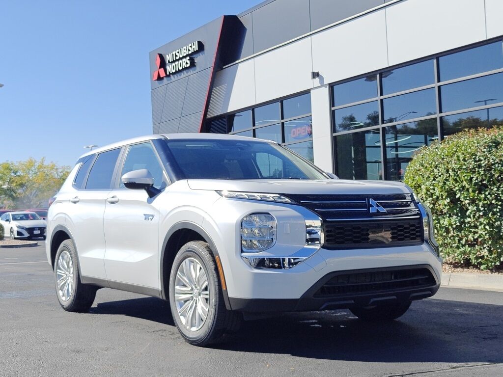 2025 Mitsubishi Outlander ES