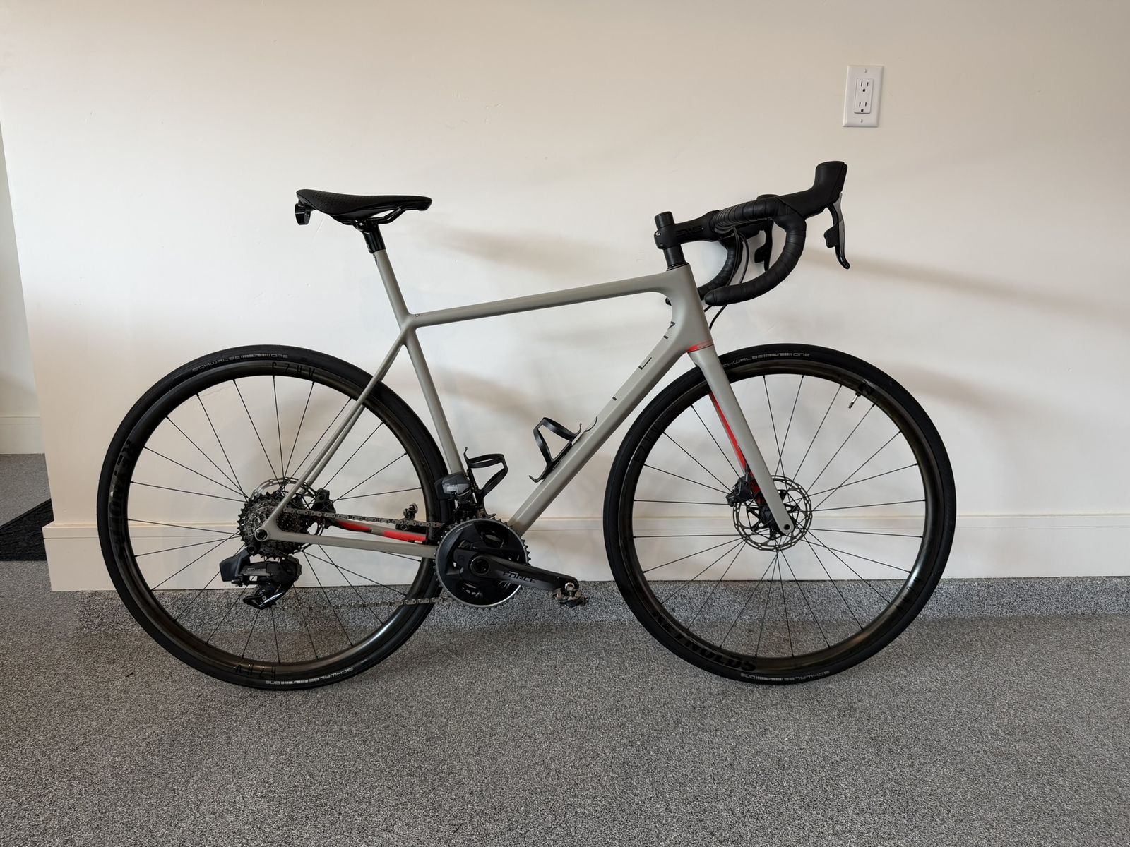 2022 OPEN Min.d Road Bike, Force AXS, Carbon Wheels