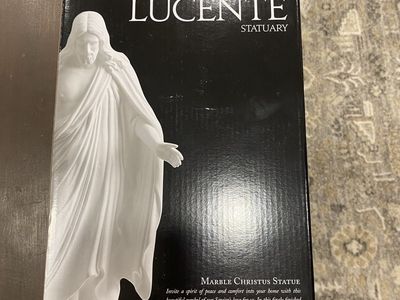 Brand New Christus Statue 10”