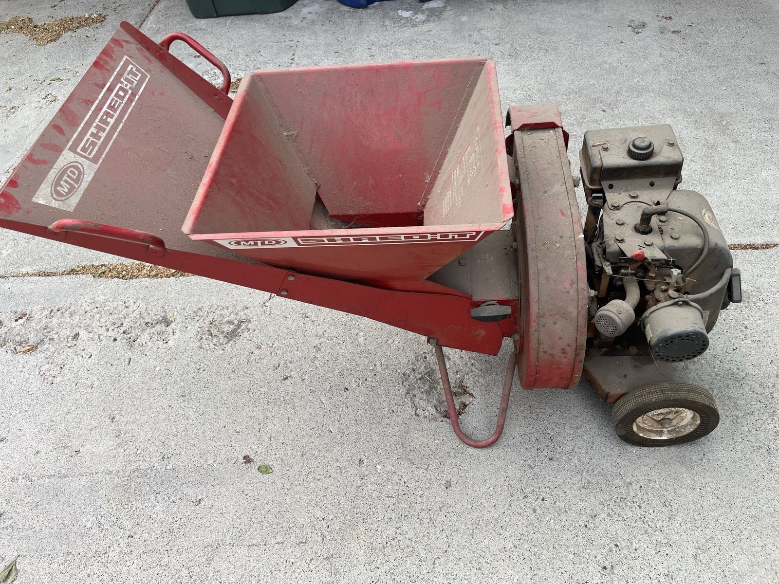 MDT Shred It Wood Chipper 5H Gas “As Is”