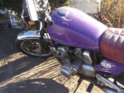 1972 vintage 750 Suzuki street bike, last ran 10 yrs ago, and ran very good ..no title