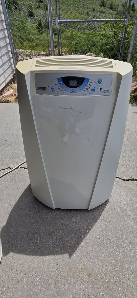 DeLonghi Pinguino PAC L90 Portable Air Conditioner – 10,000 BTU w/ Remote – Works Great!