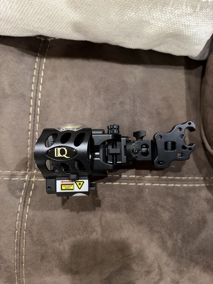 IQ Rangefinder bow sight