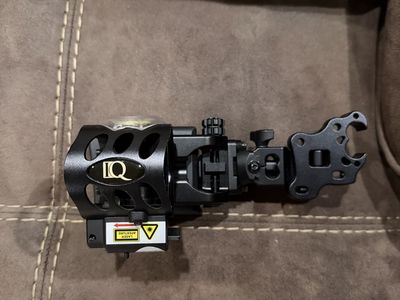 IQ Rangefinder bow sight