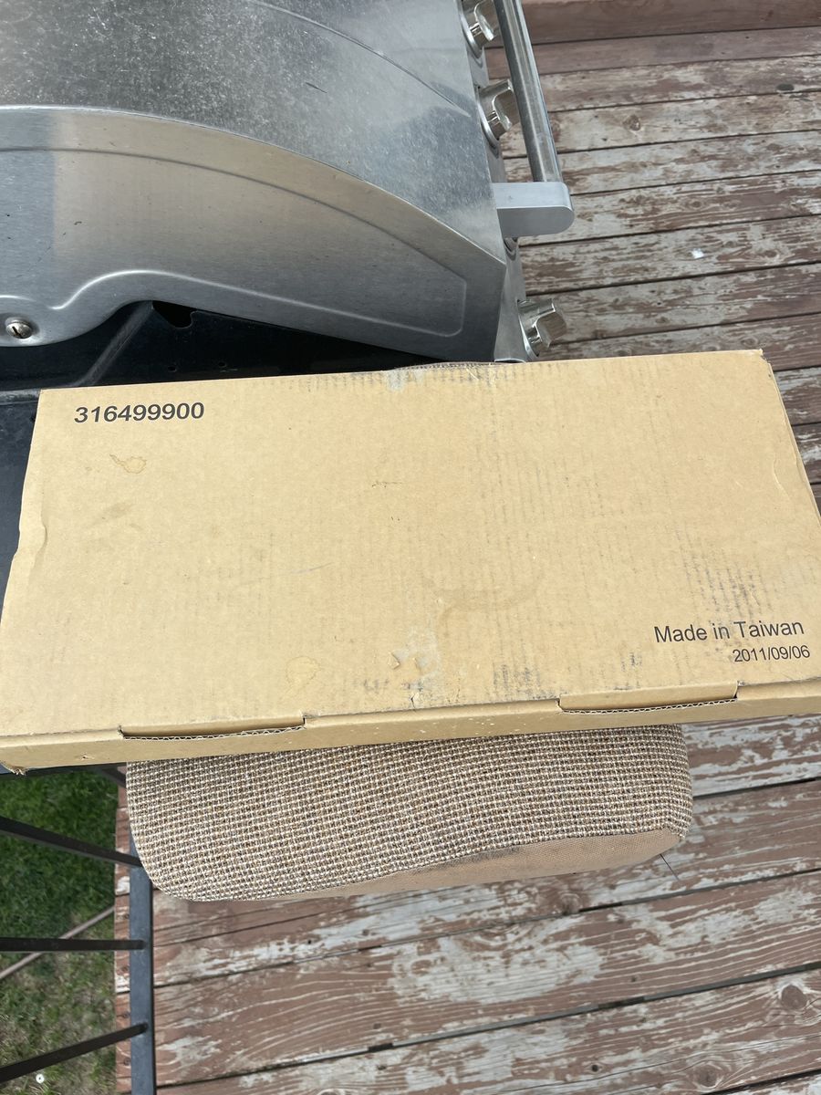 Unbranded Cast Iron Griddle 316499900 - Made in Taiwan