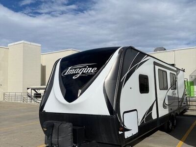 FOR SALE: 2017 Grand Design Imagine – Excellent Condition, One Owner, Boondock‑Ready