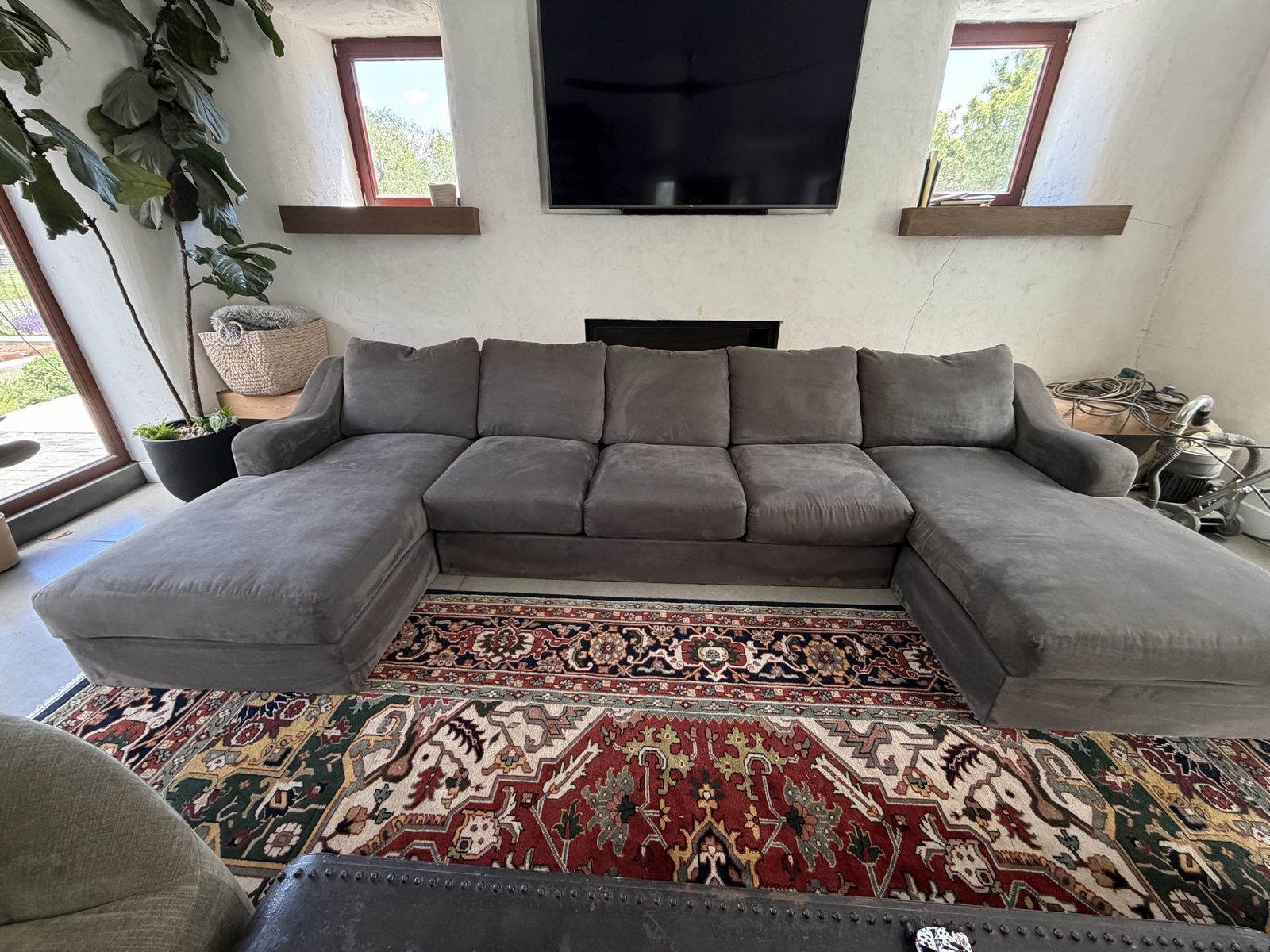 Main image 6