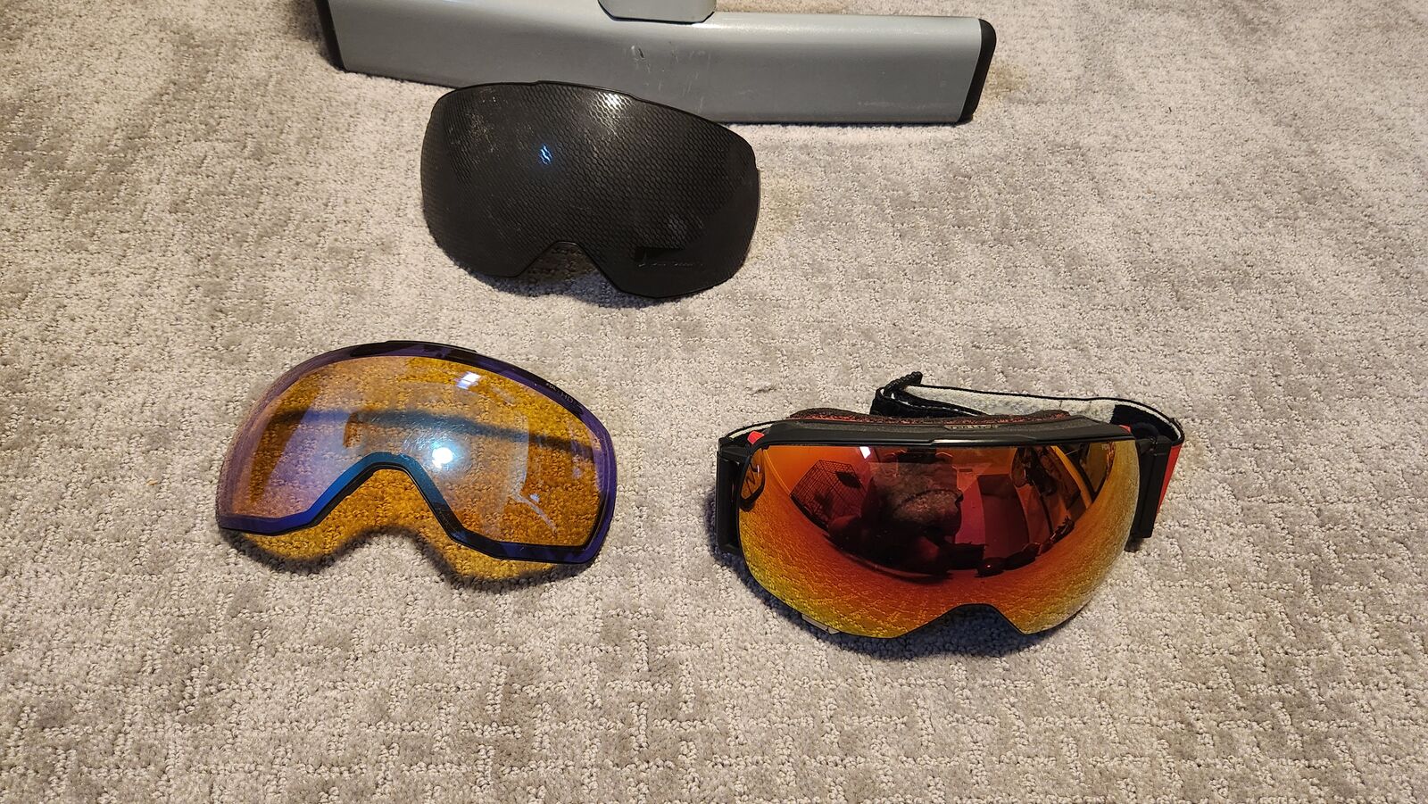 Atomic Revent Q Goggles W/ Amber lens and lens case