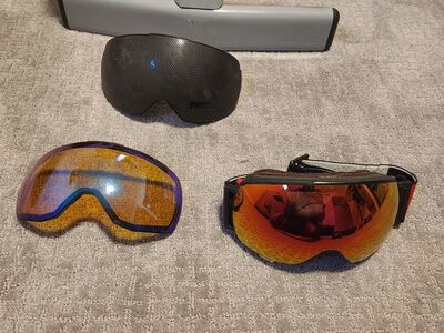 Atomic Revent Q Goggles W/ Amber lens and lens case