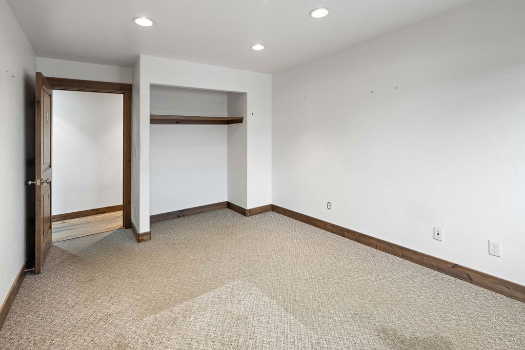 Main image 15