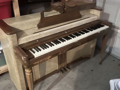 Free Old piano