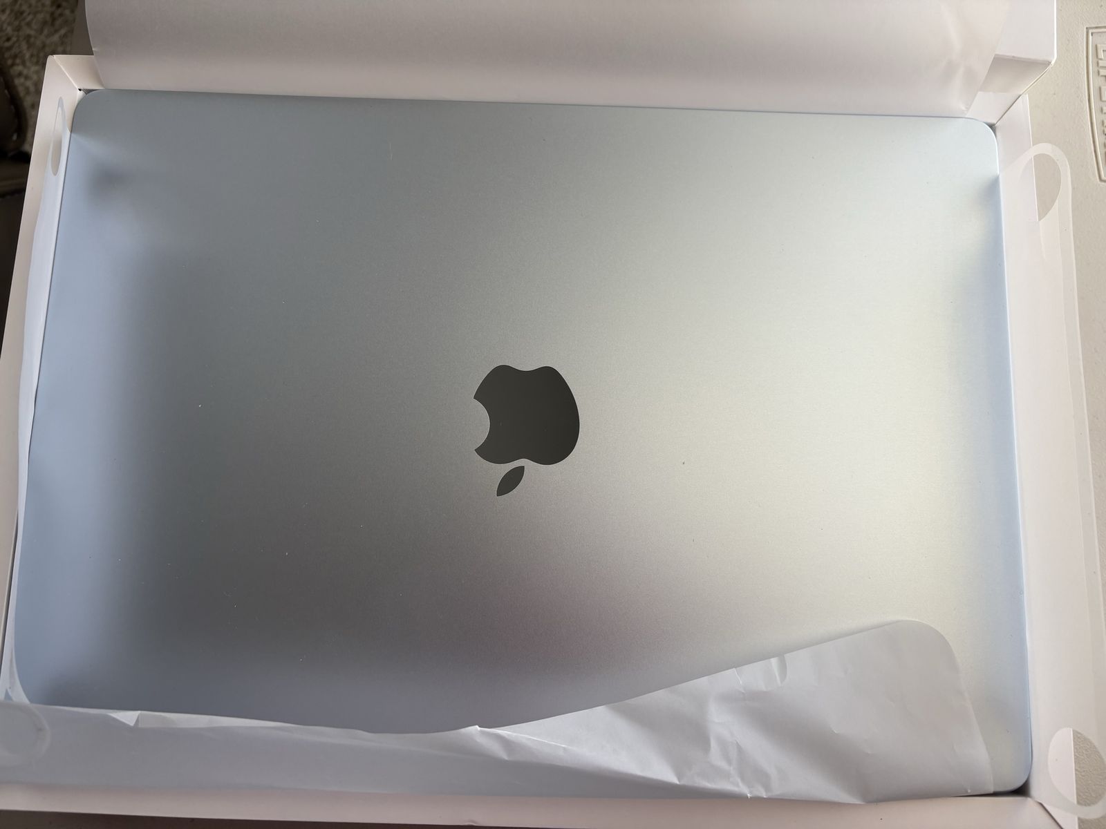 Apple 2025 15 inch MacBook Air M4 Sky Blue with Apple Mouse New