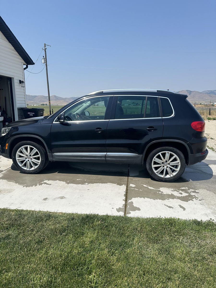 2013 VOLKSWAGEN TIGUAN 2.0T SE