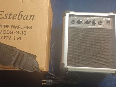 ESTEBAN GUITAR AMPLIFIER