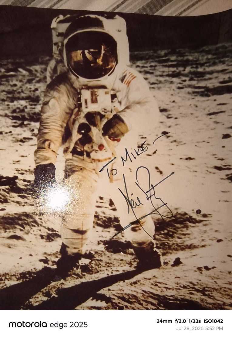 Neil armstrong autograph