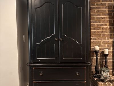 Armoire / TV Cabinet