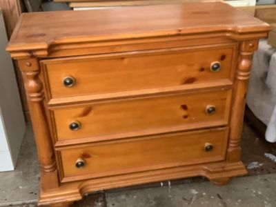 3 Drawer Knotty Pine Dresser