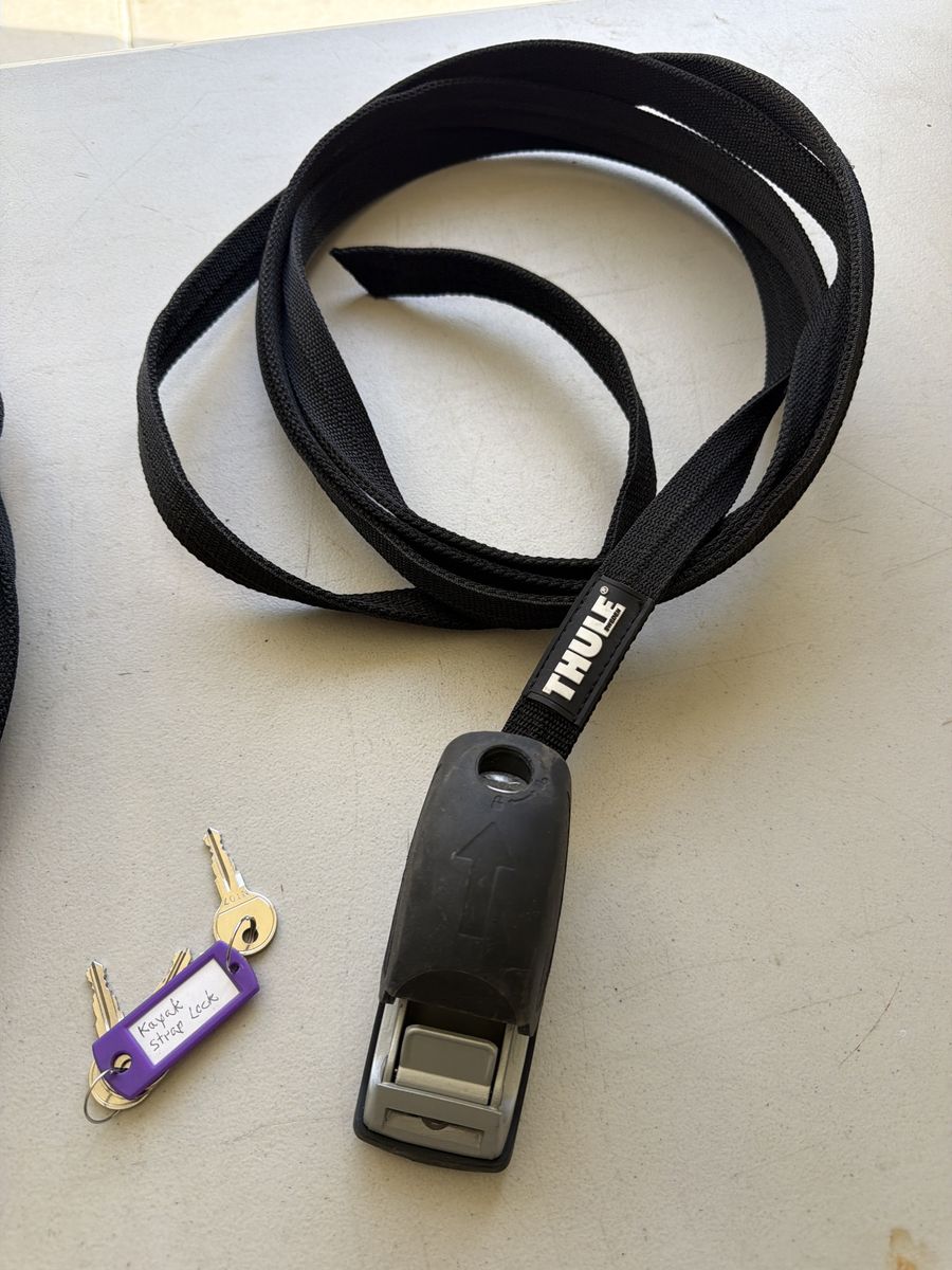 Thule 13” locking straps. Set of 4