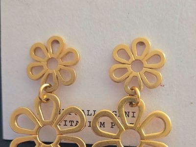 Madewell Gold-Tone Daisy Drop Earrings - New with Tags, Floral Design