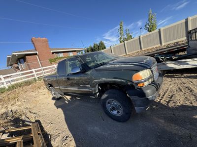 GMC Sierra 2500HD Extended Cab Pickup Truck - ***cab and bed only, Clean title***