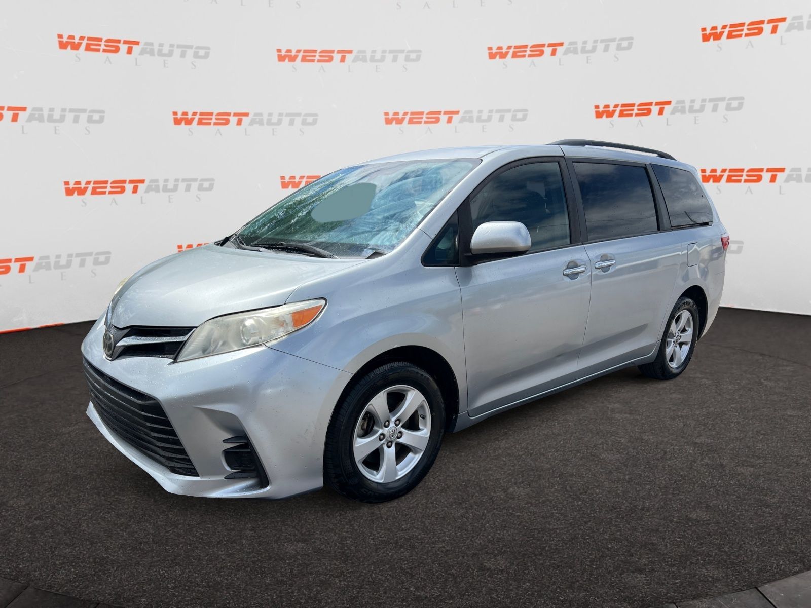 2019 TOYOTA SIENNA LE 8-Passenger