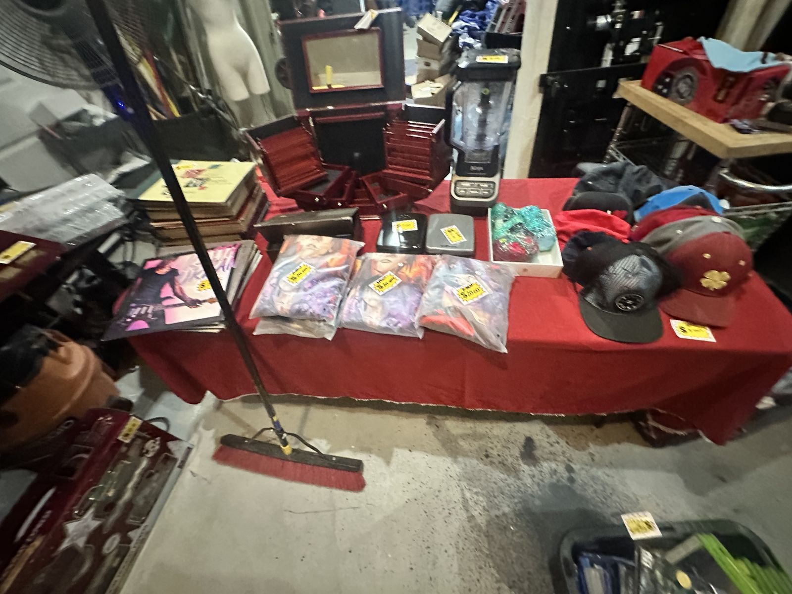 Main image 6