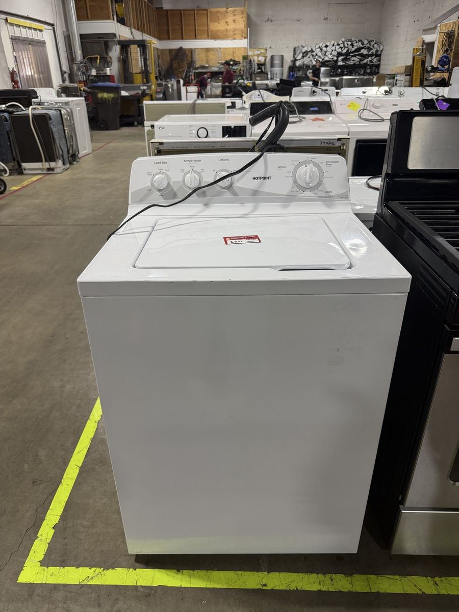 Hotpoint 3.8 cu. ft. Top Load Washer - White, Gently Used