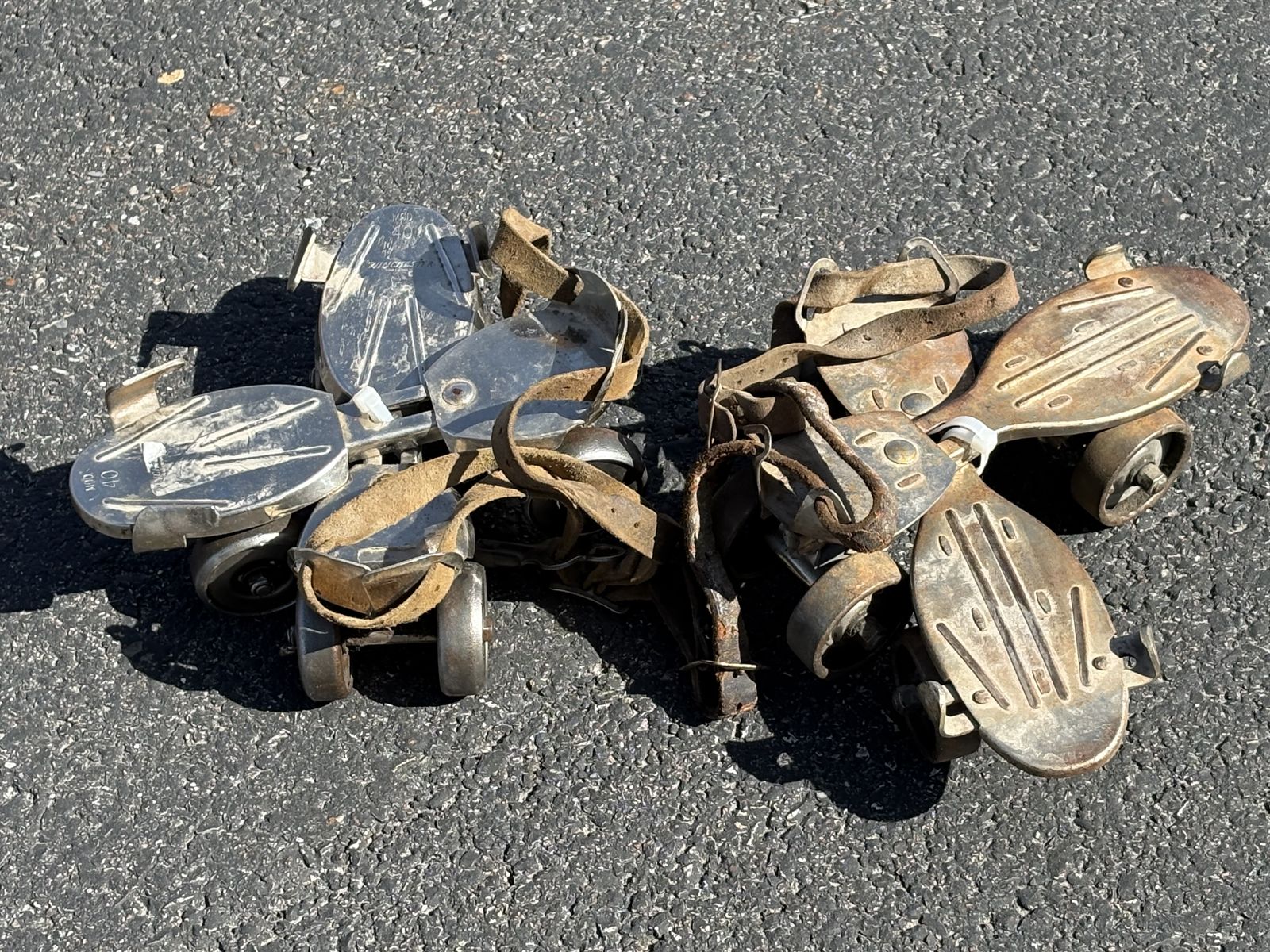 Vintage Adjustable Metal Roller Skates, awesome decorations, air bnb cabin decor, mid century antique