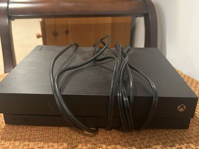 Xbox One X 1TB