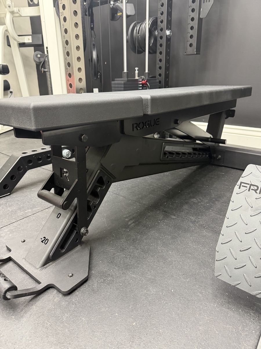 Rogue Manta Ray Bench w Foot Catch