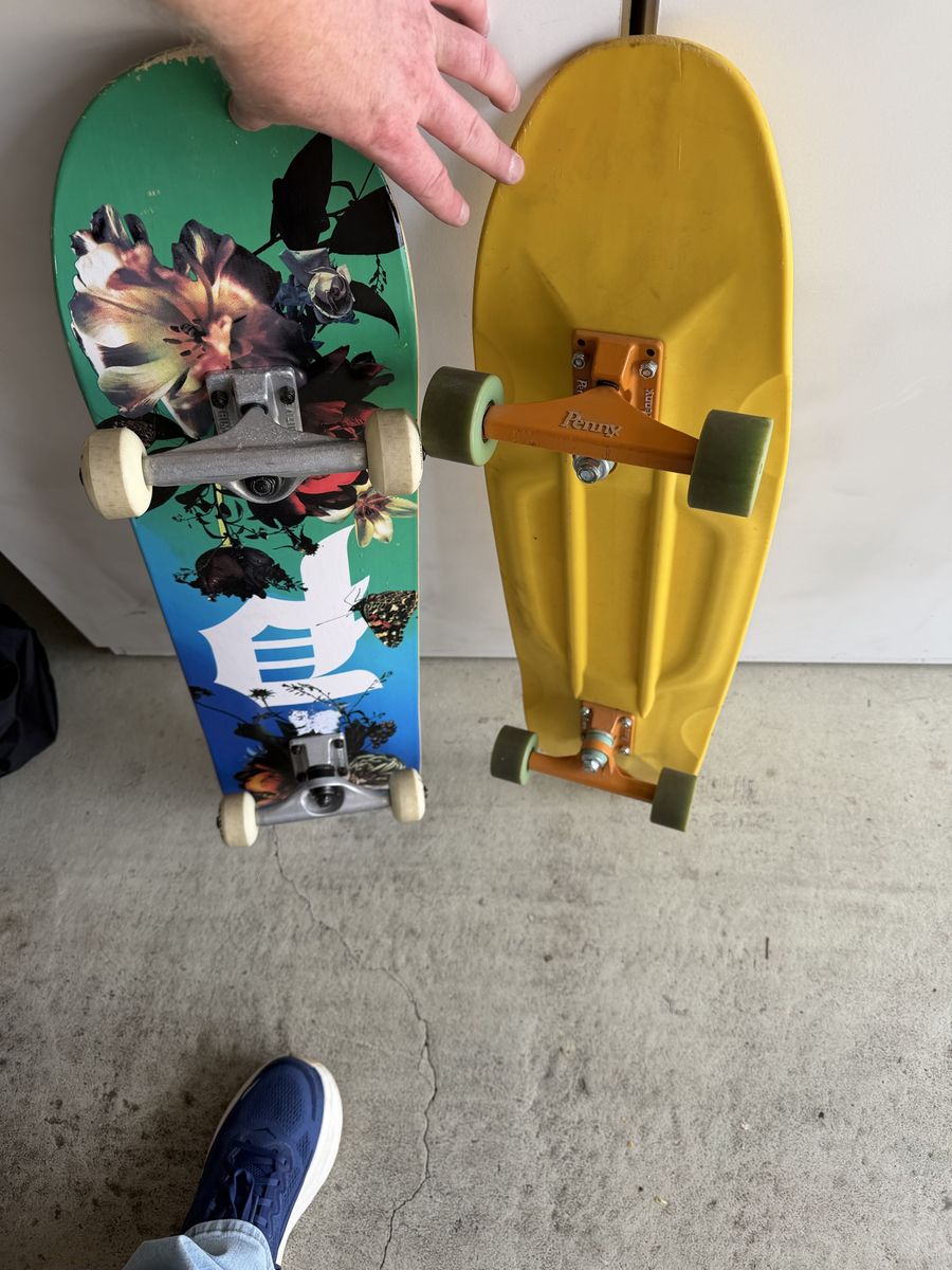 2 skate boards
