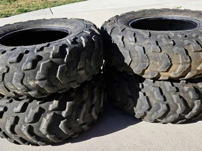 Bridgestone Dirt Hooks - 25" x 12"