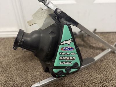 06-08 Kx450f air box and subframe