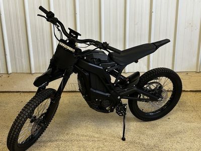 2025 E Ride Pro SR Electric Dirt Bike - Excellent Condition, 757 Miles, New Display, Charger