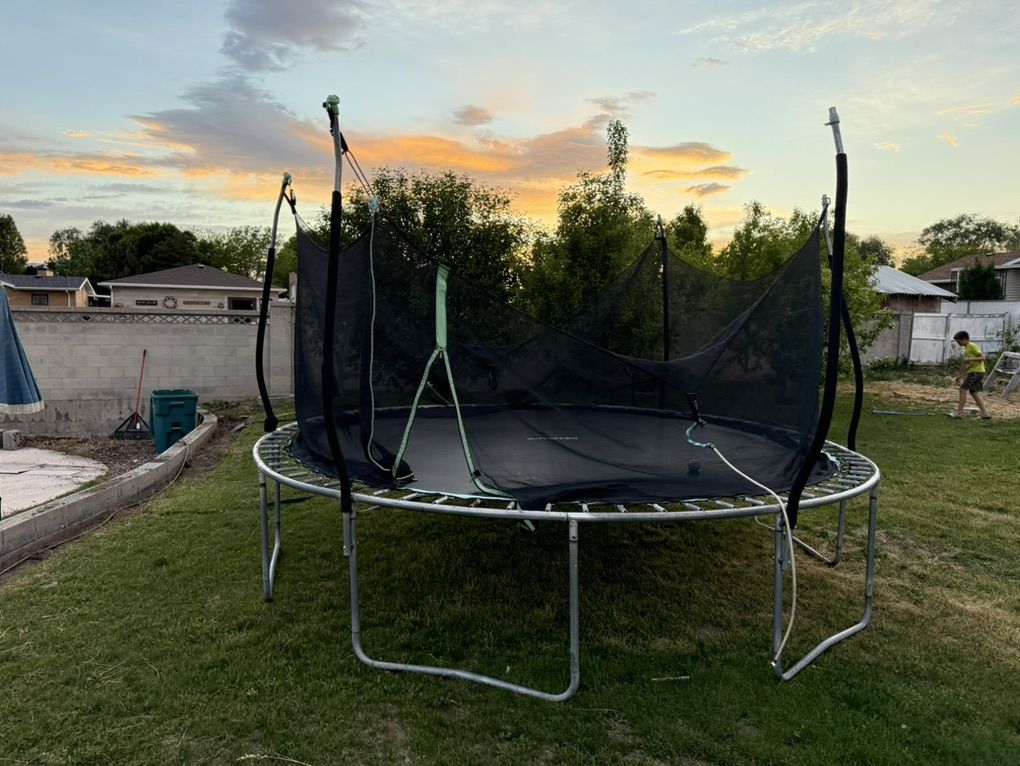14' Trampoline