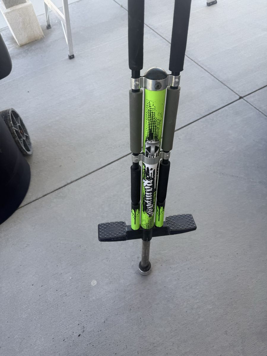 Thruster Rampage Pogo Stick for teens