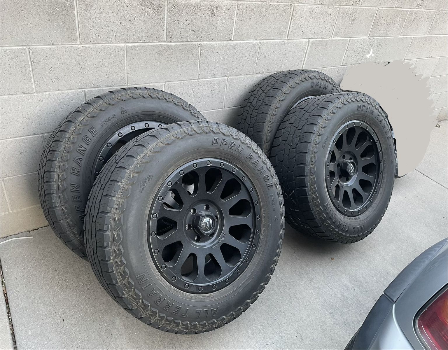 5 wheels and tires Open Range AT 295/65R20 (35x11.50) Fuel Vector wheels 20x9 w/ +1 6 × 135, Ford F-150