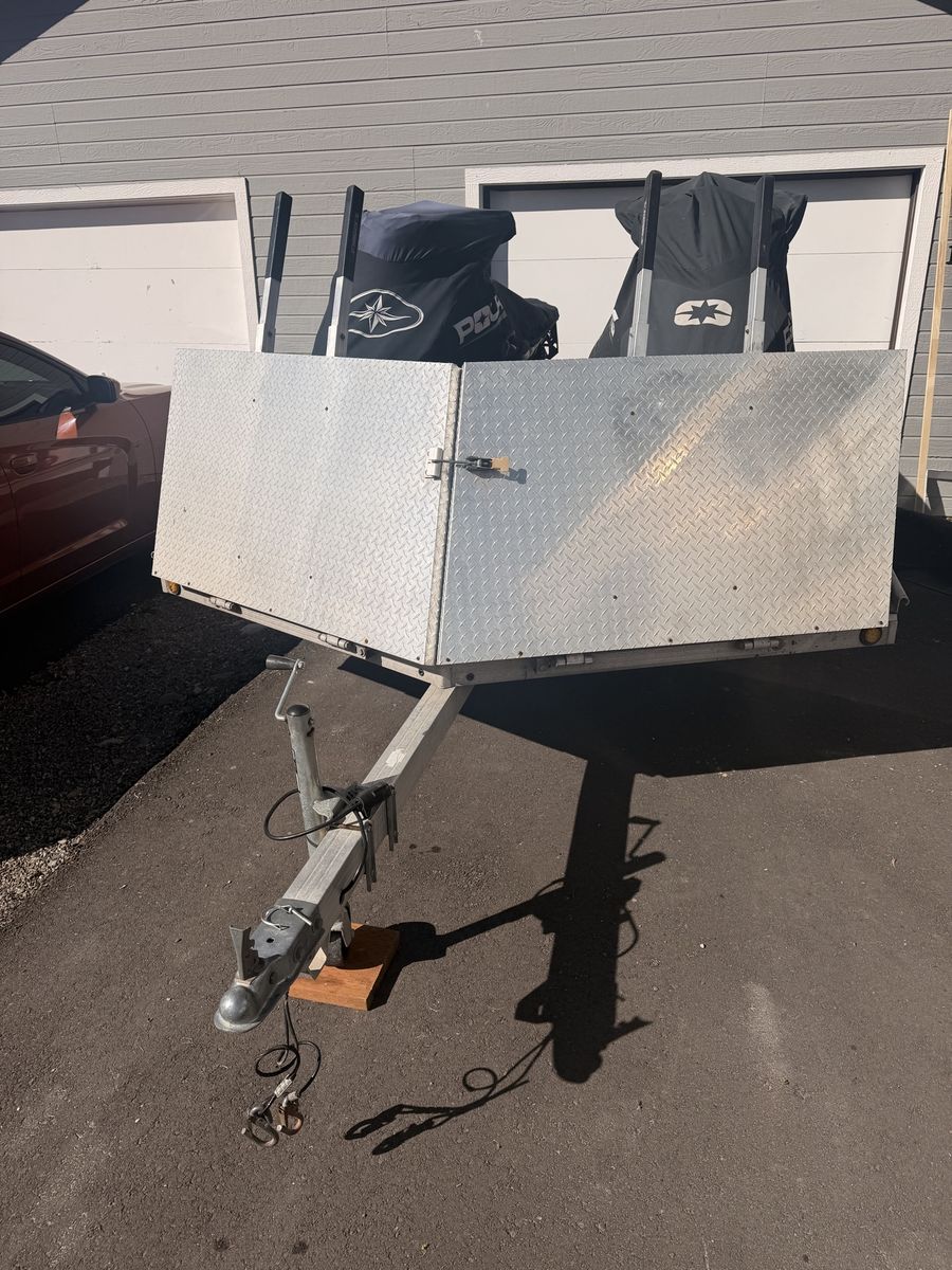 Sledbed snowmobile/raft trailer
