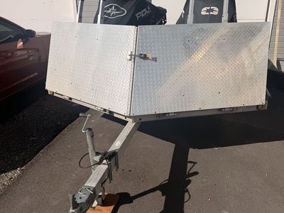 Sledbed snowmobile/raft trailer