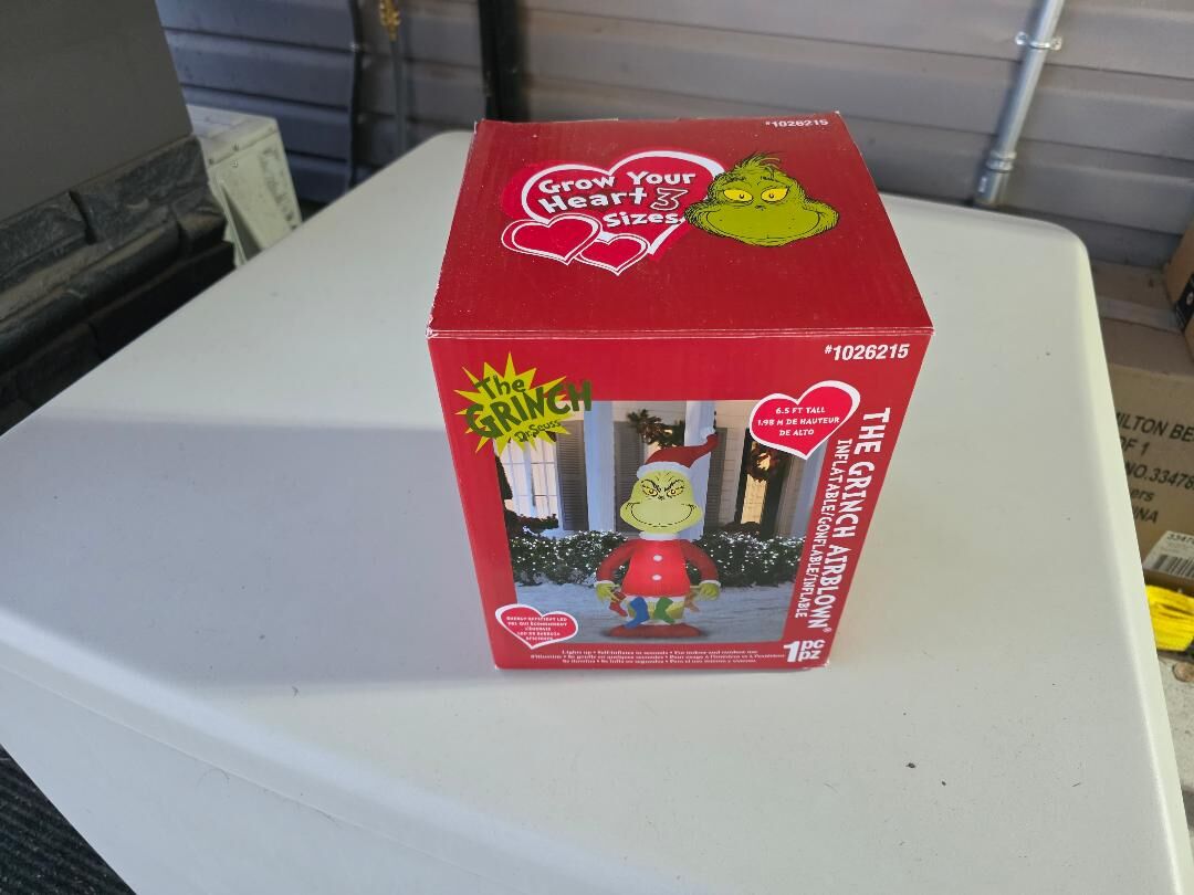 Grinch inflatable 6.5 ft.