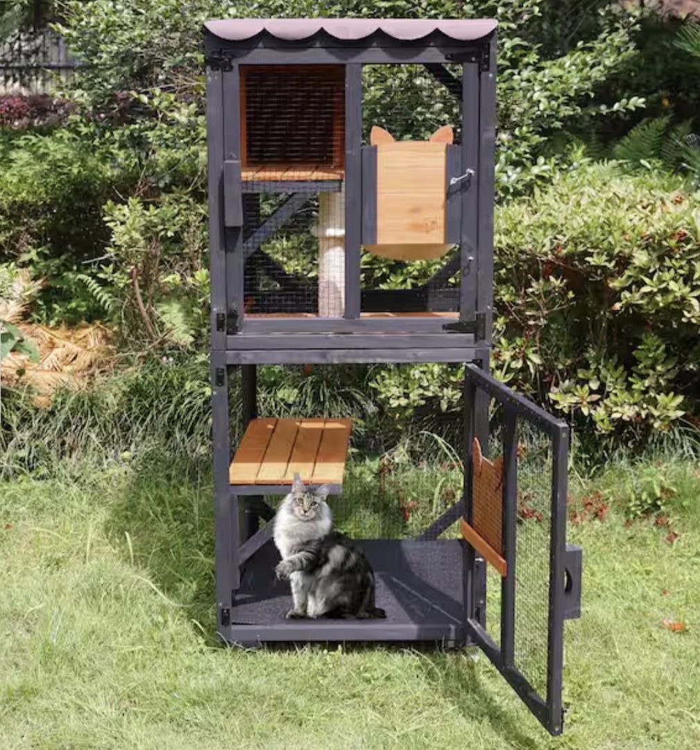 Spacious Wooden Outdoor Catio Enclosure with 3 Platforms and Cat Tree for 2-3 Cats