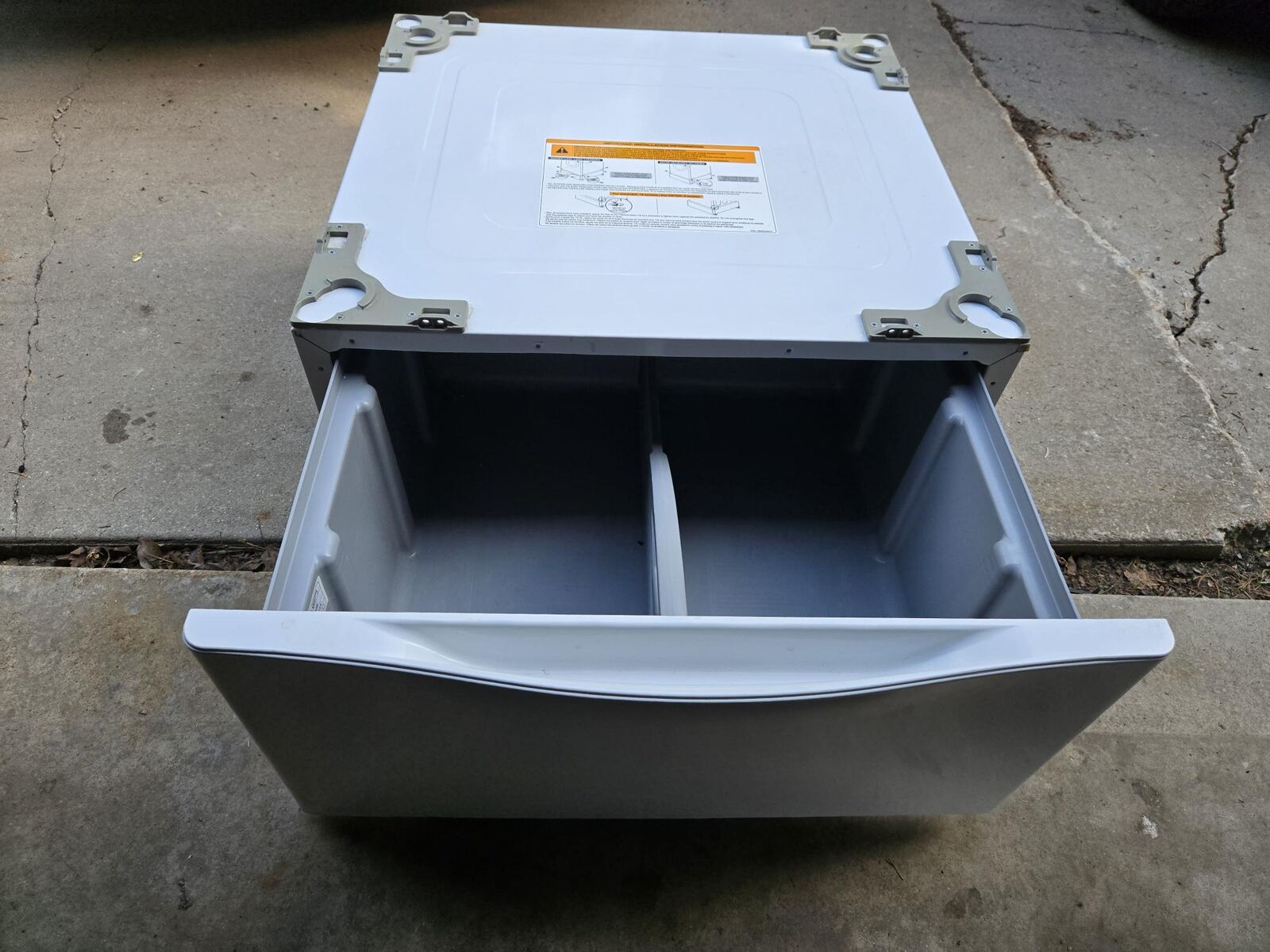 LG Washer/Dryer Pedestal