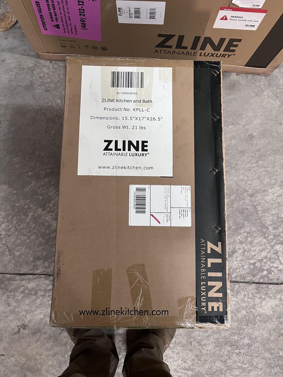 ZLINE Range Hood and Chimney