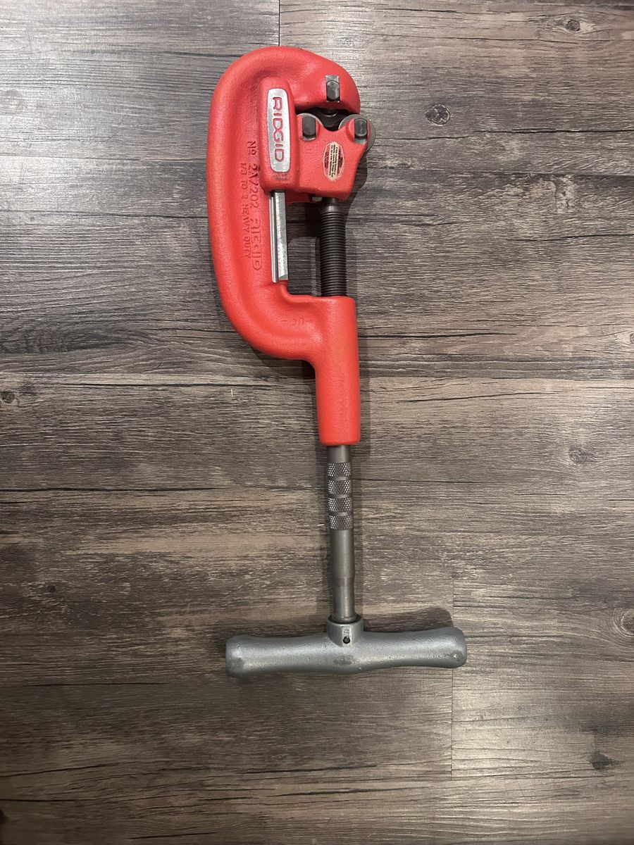 RIDGID No. 2A 1/8 to 2 inch Heavy Duty Pipe Cutter