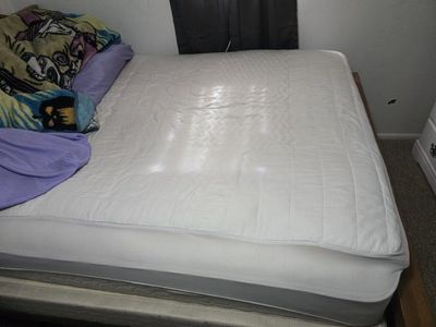 Full Size Mattress & Box Spring Set - Used, Good Condition