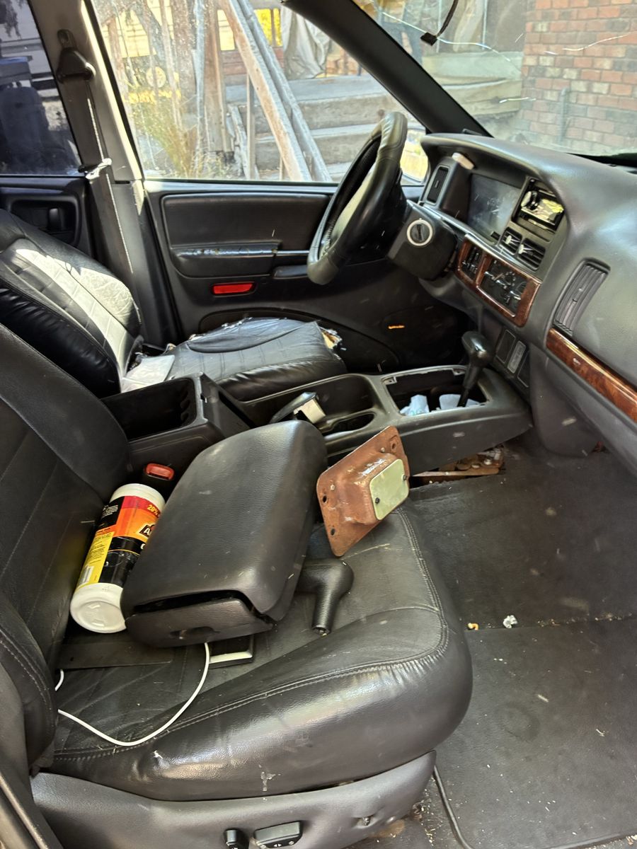 Main image 7