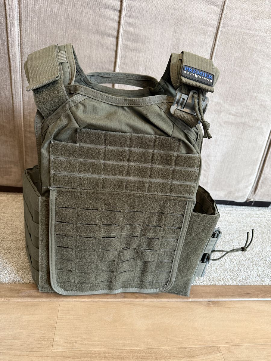 Premier Body Armor plate carrier W/cummerbund