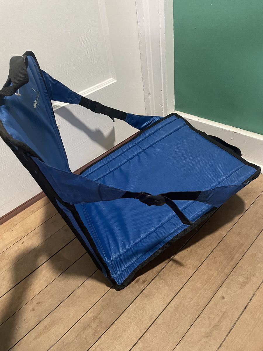 Alpine Mountain Gear Stadium Seat / Bleacher Chair