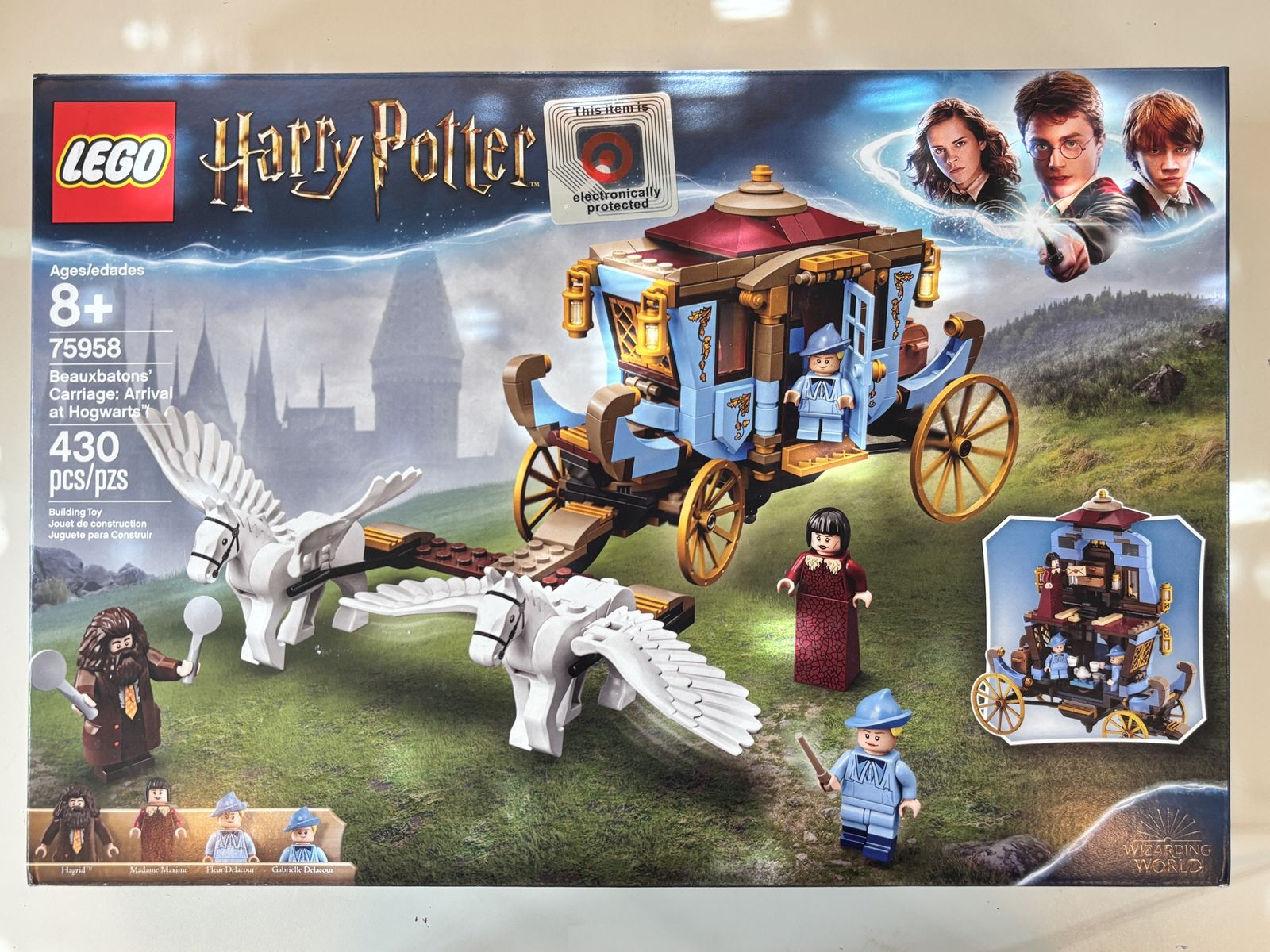 LEGO Harry Potter 75958 Beauxbatons' Carriage: Arrival at Hogwarts - 430 Pieces, Ages 8+
