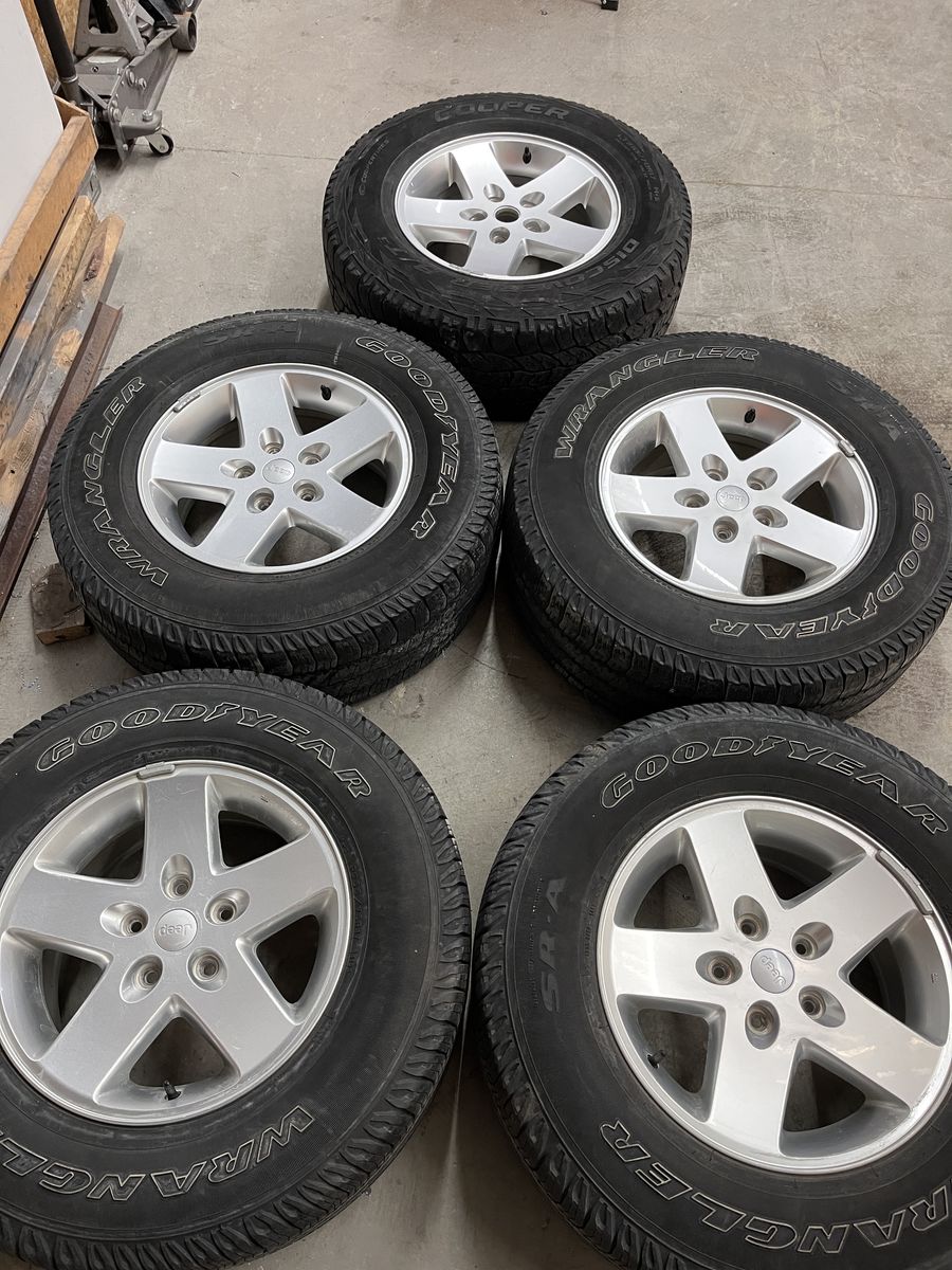 17" Jeep Wrangler Takeoffs. 5x5 Bolt Battern